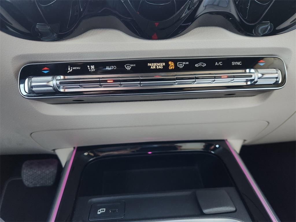 used 2021 Mercedes-Benz GLB 250 car, priced at $28,777