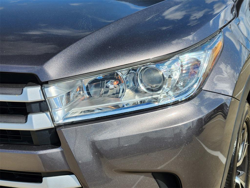 used 2019 Toyota Highlander car, priced at $25,888