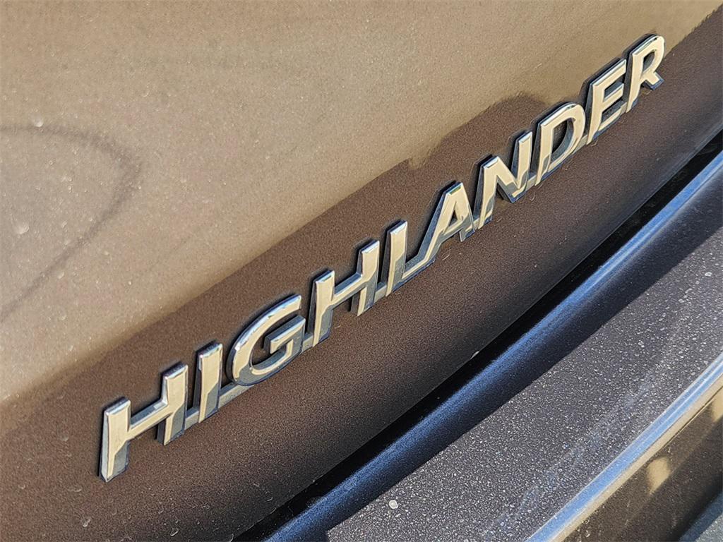 used 2019 Toyota Highlander car, priced at $25,888