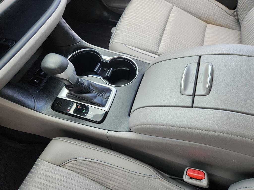 used 2019 Toyota Highlander car, priced at $25,888