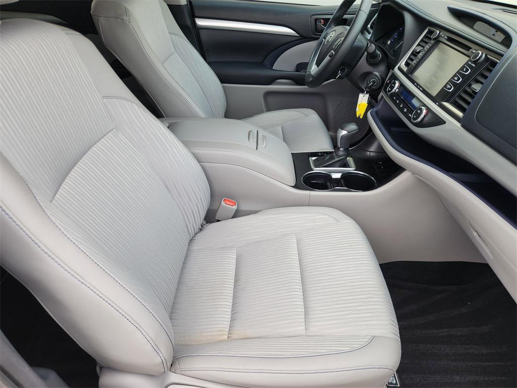 used 2019 Toyota Highlander car, priced at $25,888