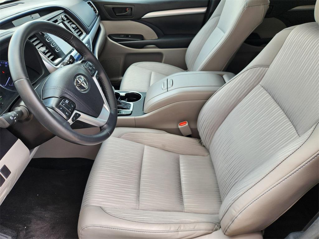 used 2019 Toyota Highlander car, priced at $25,888