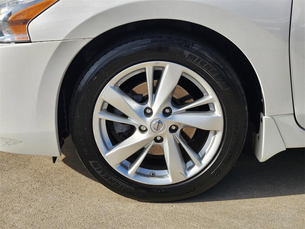 used 2014 Nissan Altima car, priced at $10,888