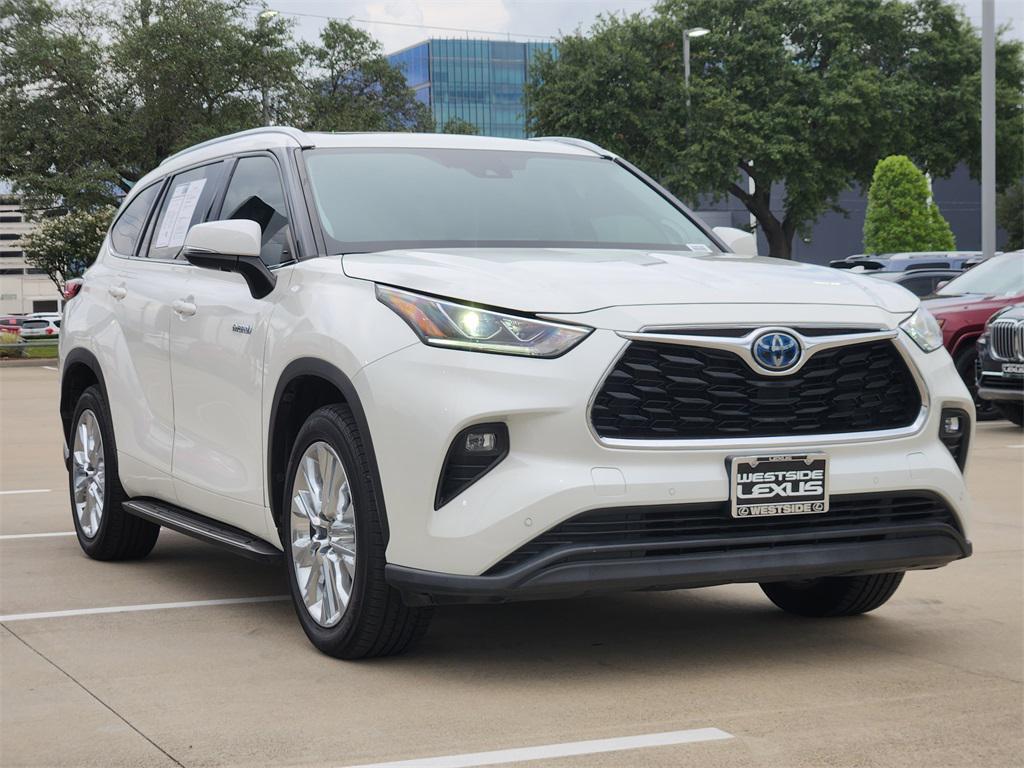 used 2020 Toyota Highlander Hybrid car, priced at $35,888
