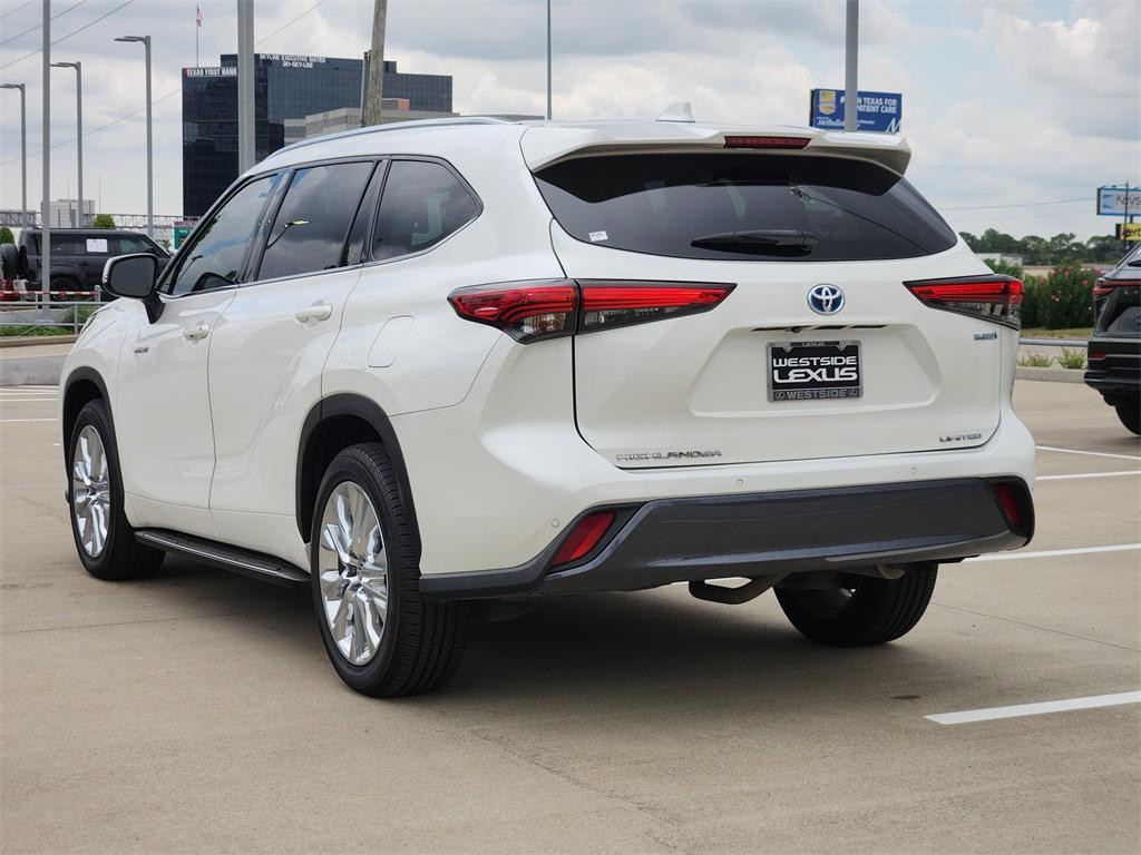 used 2020 Toyota Highlander Hybrid car, priced at $35,888