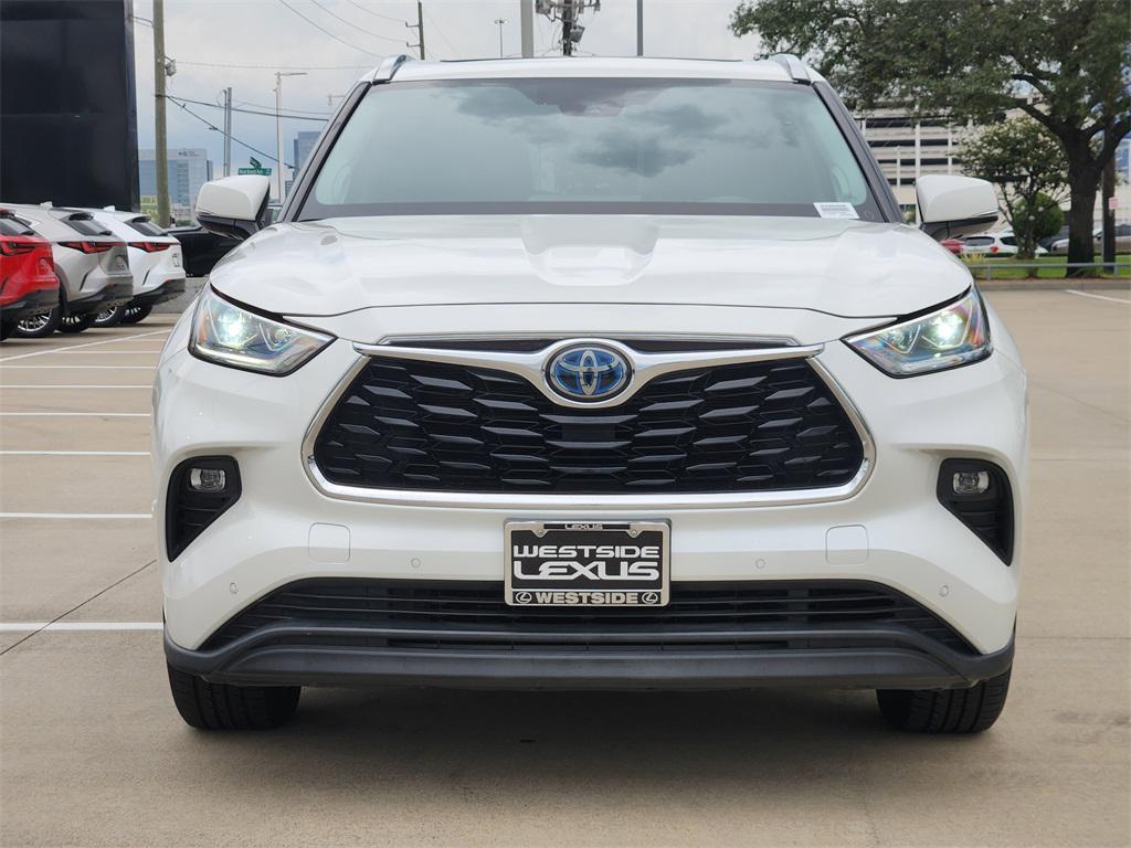 used 2020 Toyota Highlander Hybrid car, priced at $35,888
