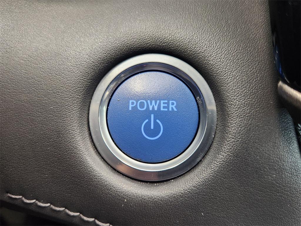 used 2020 Toyota Highlander Hybrid car, priced at $35,888