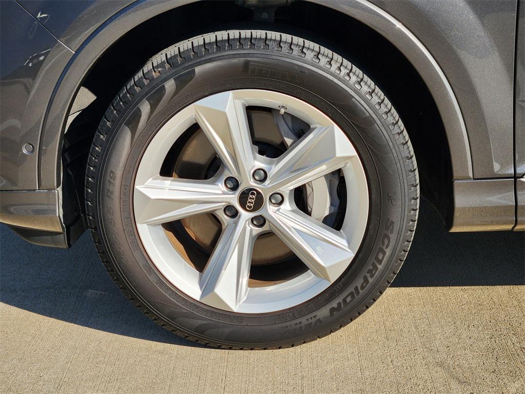 used 2023 Audi Q7 car, priced at $40,720