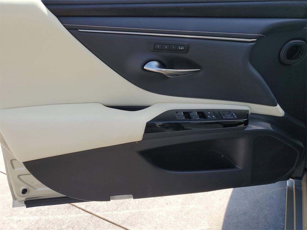used 2022 Lexus ES 350 car, priced at $40,888