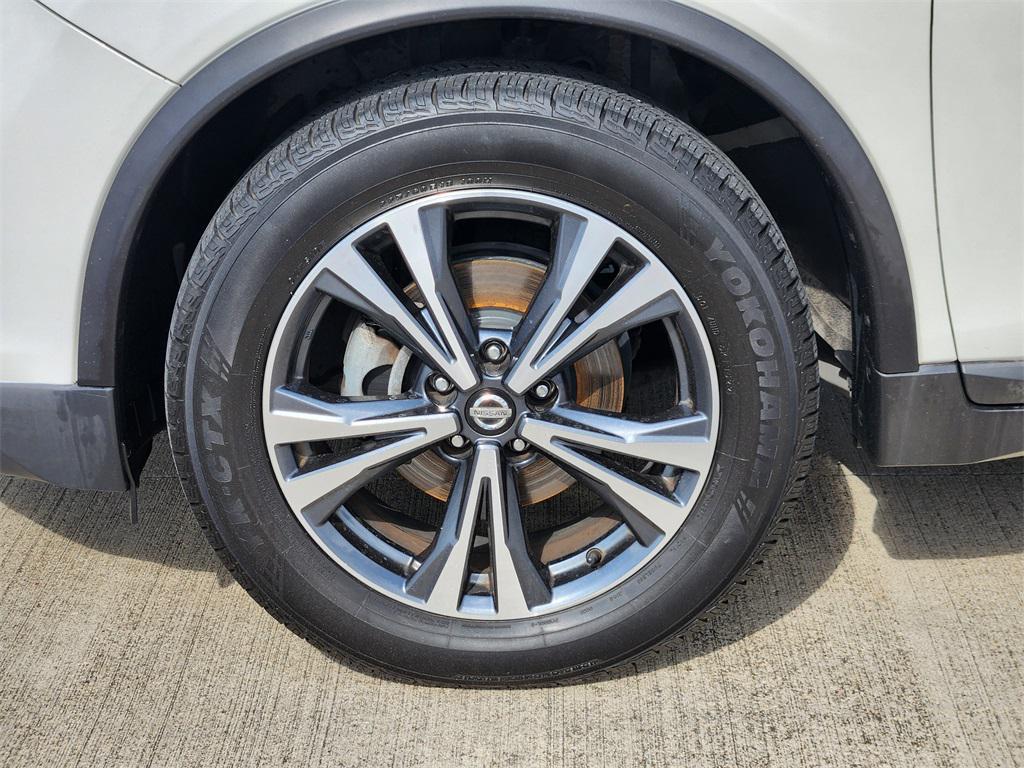 used 2017 Nissan Rogue car, priced at $11,888