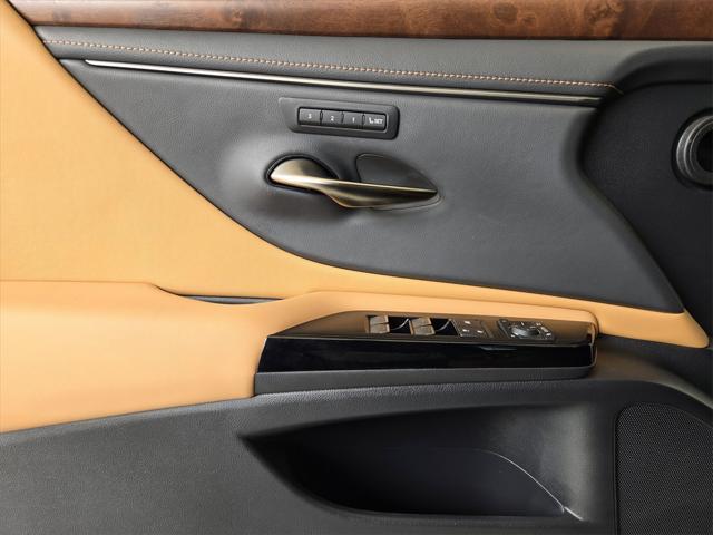 used 2025 Lexus ES 350 car, priced at $45,777