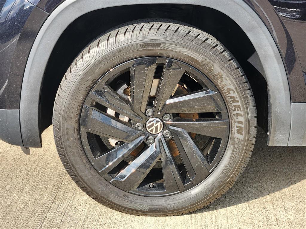 used 2022 Volkswagen Atlas Cross Sport car, priced at $25,051