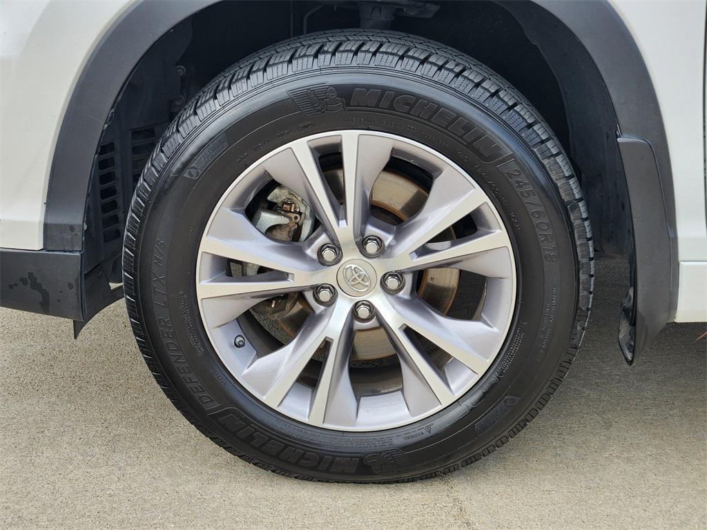 used 2015 Toyota Highlander car, priced at $16,888
