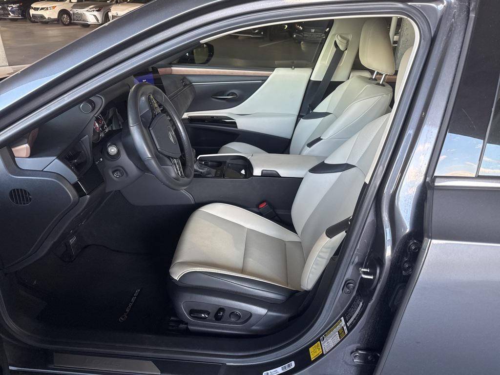 used 2025 Lexus ES 350 car, priced at $45,777