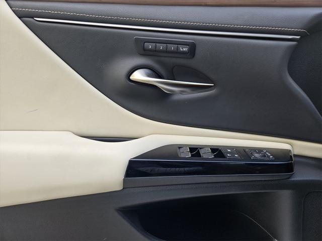 used 2025 Lexus ES 350 car, priced at $45,777