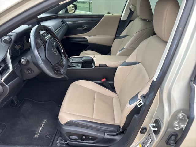 used 2019 Lexus ES 300h car, priced at $35,888