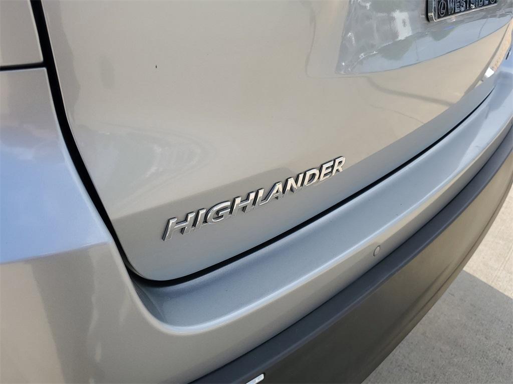 used 2017 Toyota Highlander car, priced at $25,949