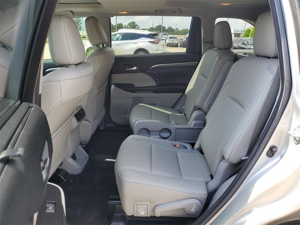 used 2017 Toyota Highlander car, priced at $25,949