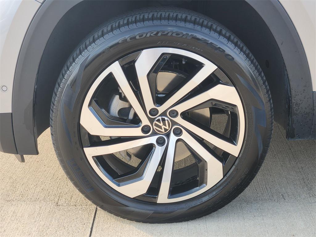 used 2021 Volkswagen Atlas car, priced at $30,201