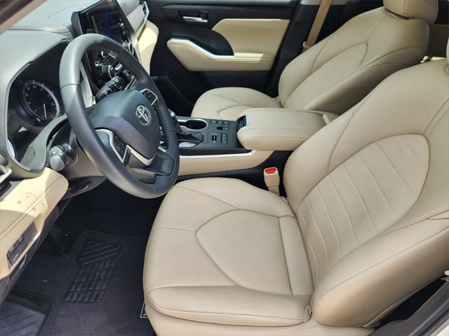 used 2024 Toyota Highlander car, priced at $44,888