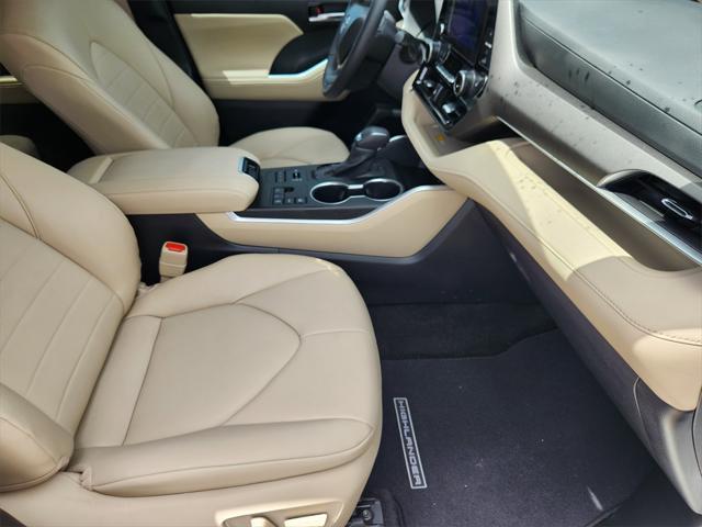 used 2024 Toyota Highlander car, priced at $44,888