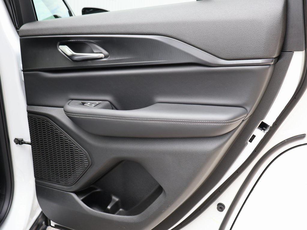 new 2025 Jeep Grand Cherokee car, priced at $39,027