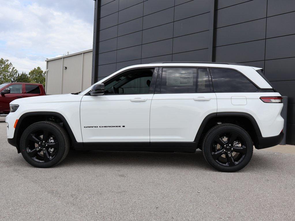 new 2025 Jeep Grand Cherokee car, priced at $39,027
