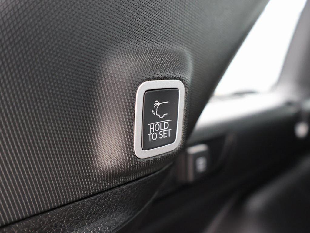 new 2025 Jeep Grand Cherokee car, priced at $39,027