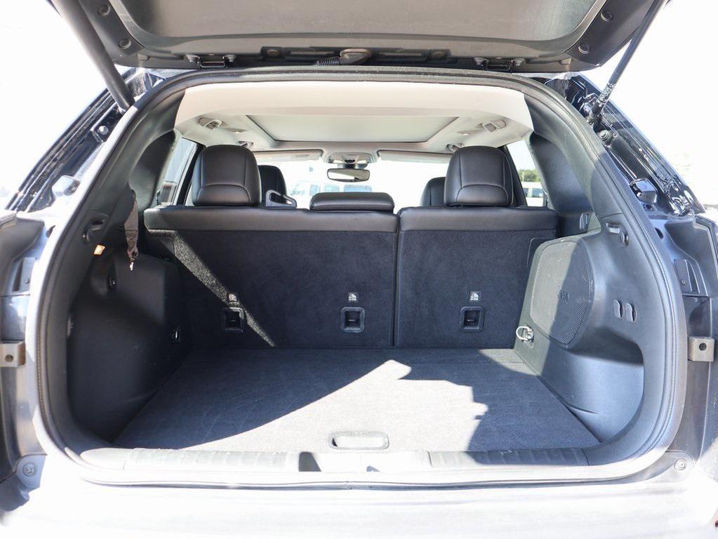 used 2023 Jeep Cherokee car, priced at $22,959