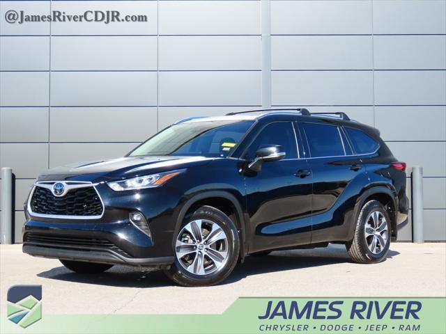 used 2020 Toyota Highlander car, priced at $25,238