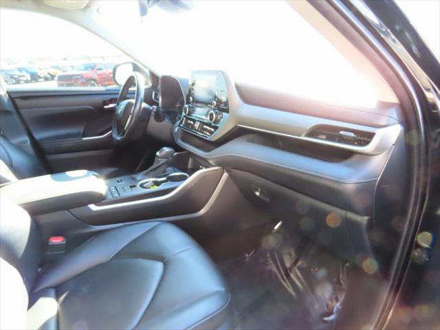 used 2020 Toyota Highlander car, priced at $25,238