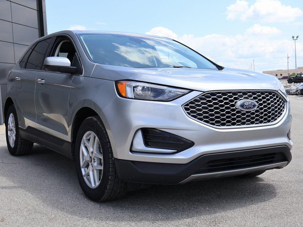 used 2024 Ford Edge car, priced at $22,999