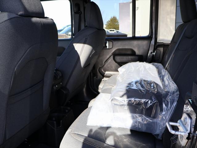new 2025 Jeep Wrangler car, priced at $44,075
