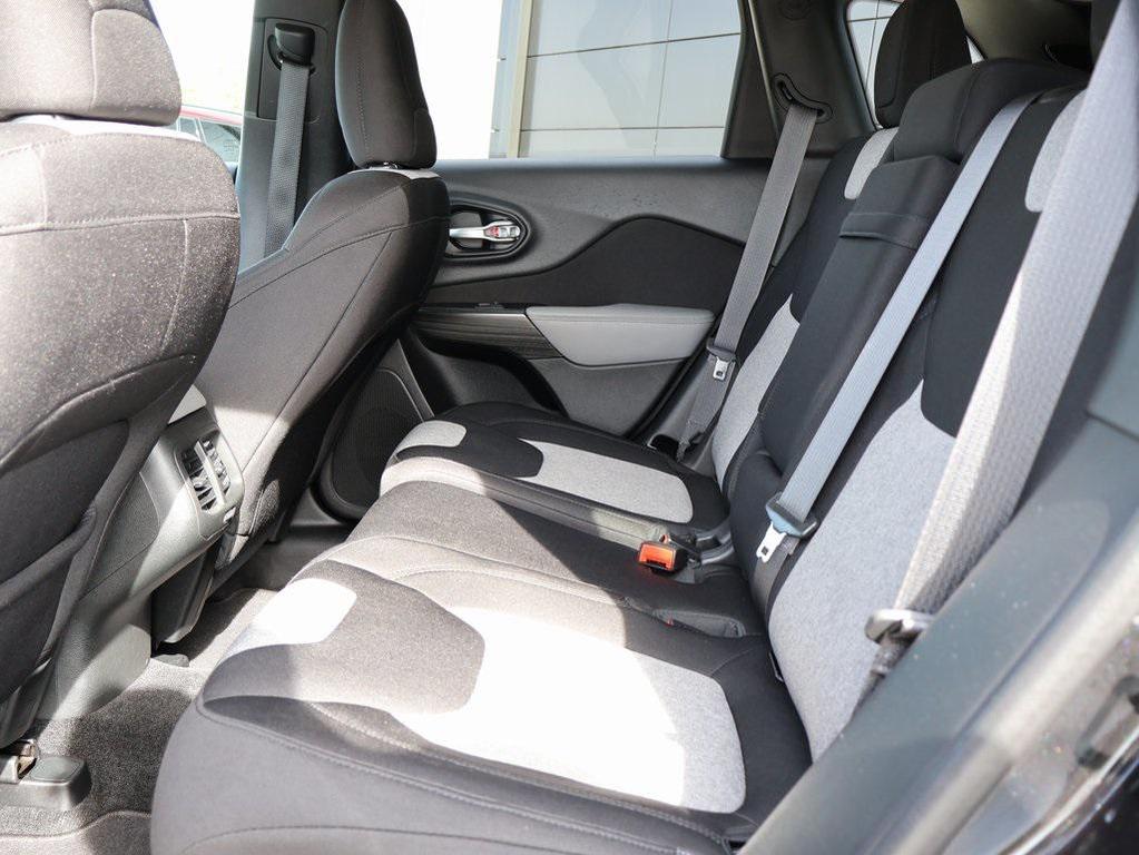 used 2014 Jeep Cherokee car, priced at $10,899