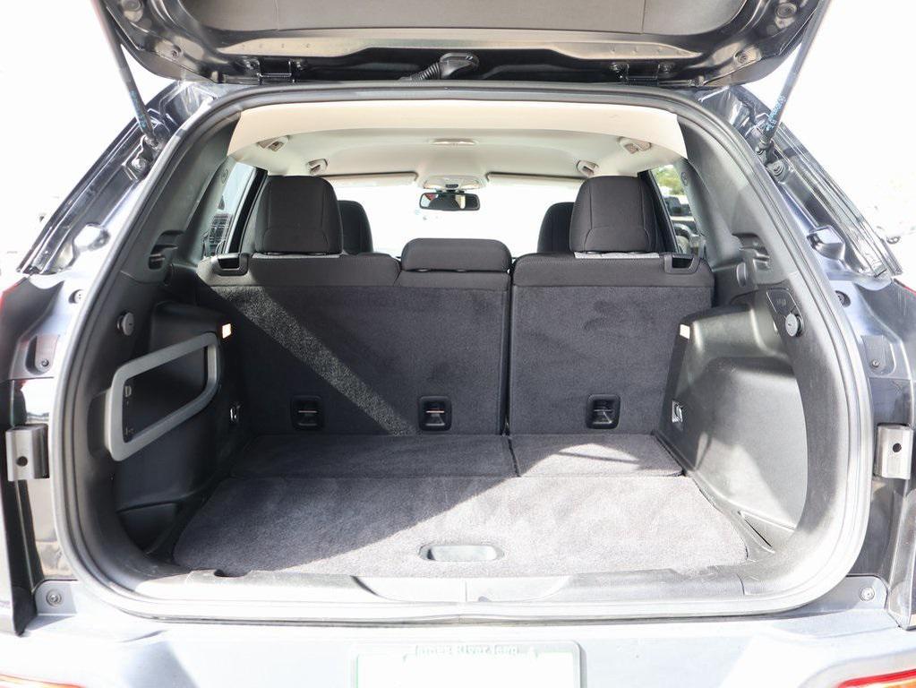 used 2014 Jeep Cherokee car, priced at $10,899