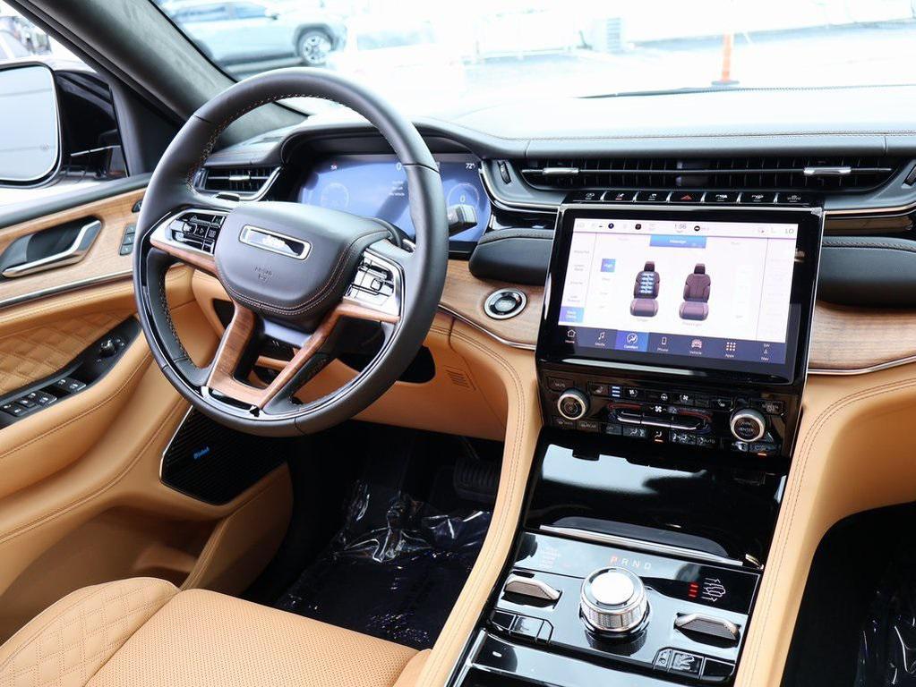 new 2025 Jeep Grand Cherokee L car, priced at $62,952
