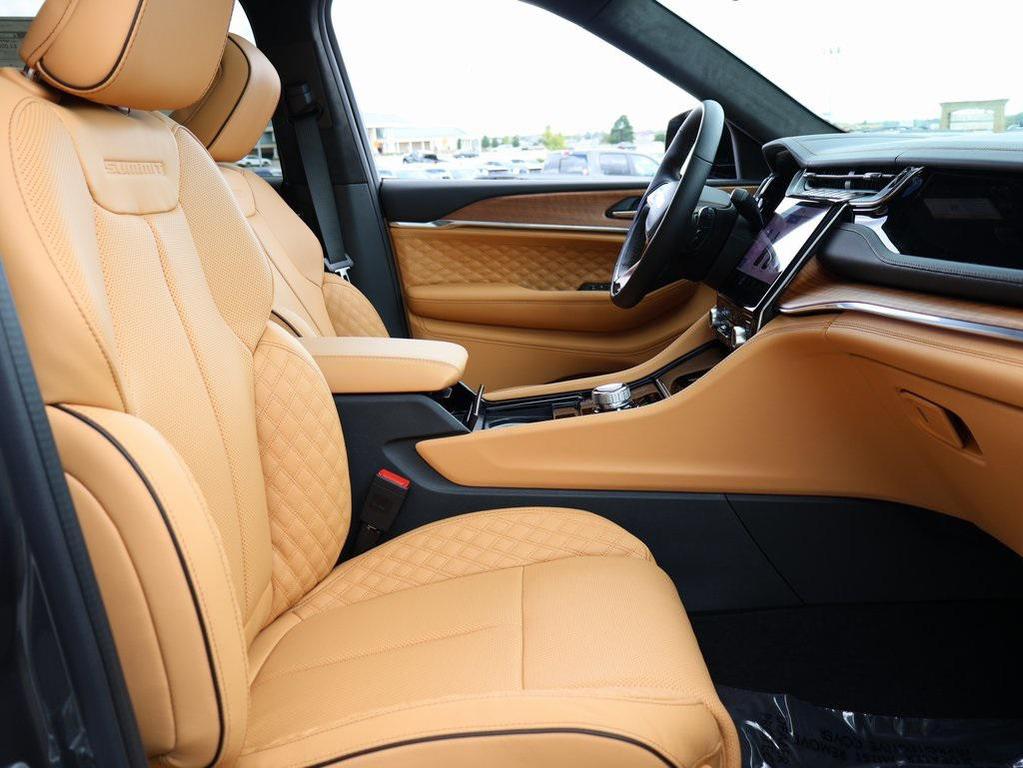 new 2025 Jeep Grand Cherokee L car, priced at $62,952