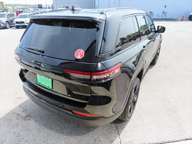 new 2024 Jeep Grand Cherokee car, priced at $44,103