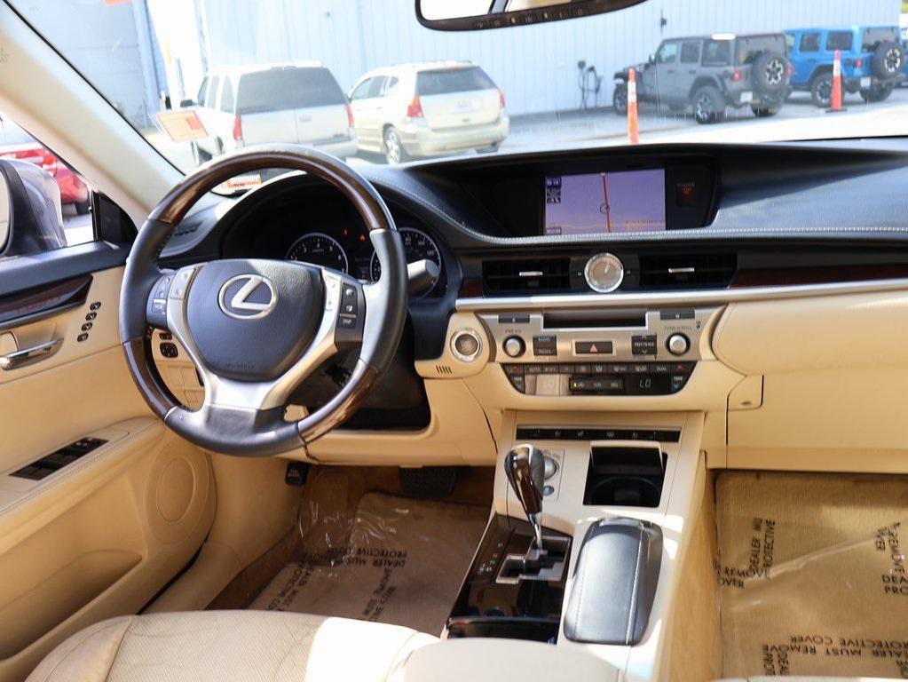 used 2014 Lexus ES 350 car, priced at $17,899