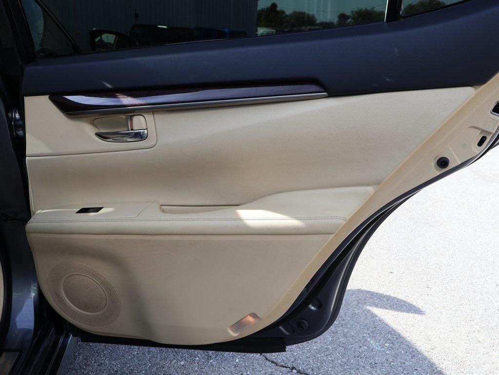 used 2014 Lexus ES 350 car, priced at $17,899