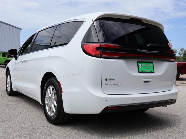 new 2025 Chrysler Pacifica car, priced at $41,147