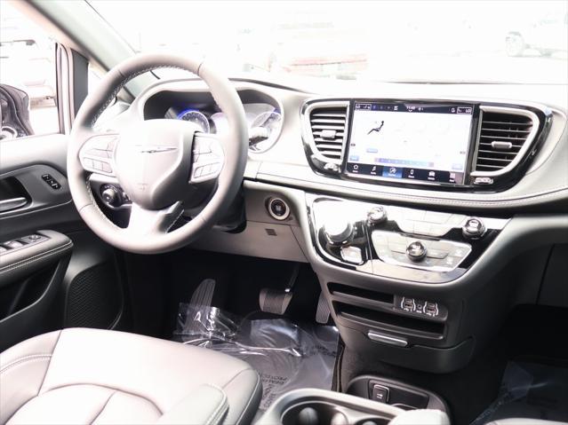 new 2025 Chrysler Pacifica car, priced at $41,147