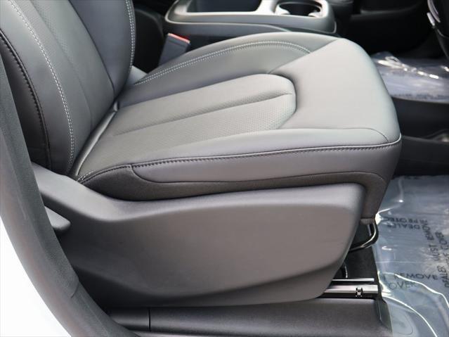 new 2025 Chrysler Pacifica car, priced at $41,147