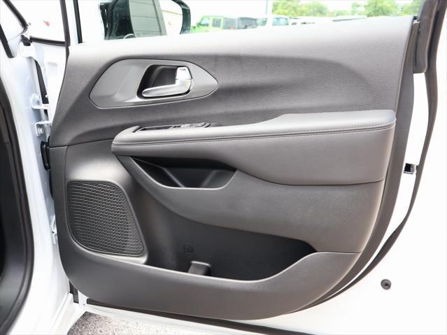 new 2025 Chrysler Pacifica car, priced at $41,147