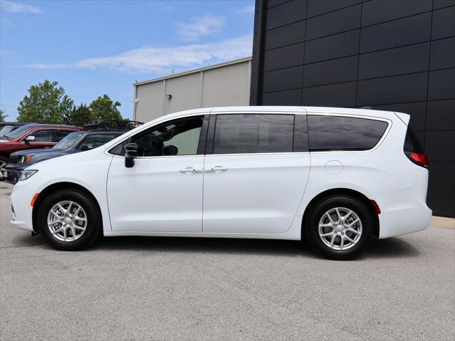 new 2025 Chrysler Pacifica car, priced at $41,147