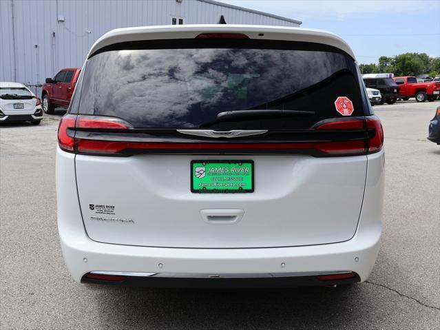 new 2025 Chrysler Pacifica car, priced at $41,147