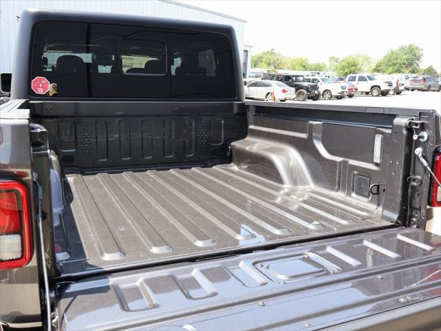 new 2025 Jeep Gladiator car, priced at $44,573
