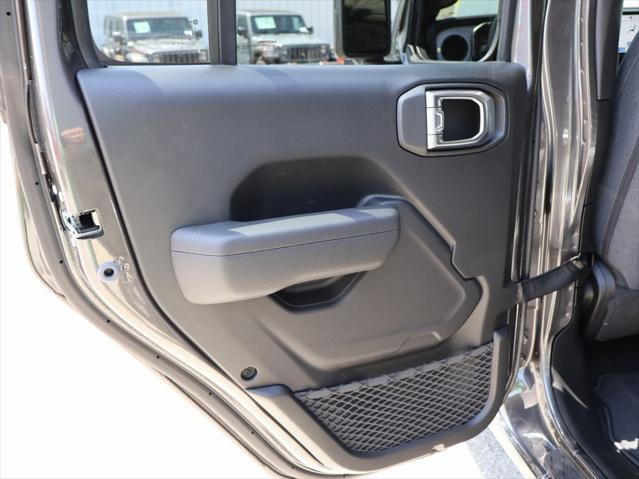 new 2025 Jeep Gladiator car, priced at $44,573