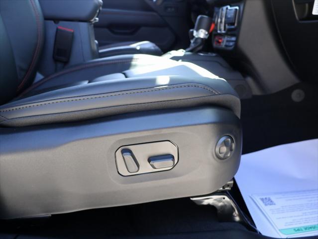 new 2025 Jeep Wrangler car, priced at $60,198