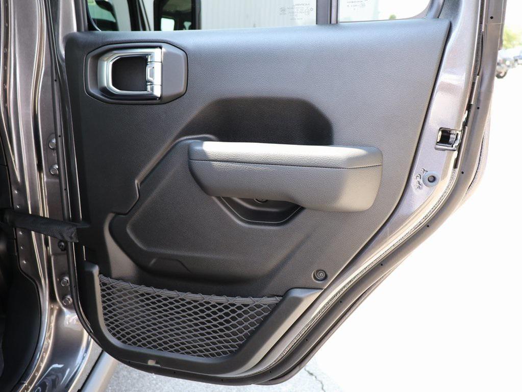 new 2025 Jeep Gladiator car, priced at $47,883
